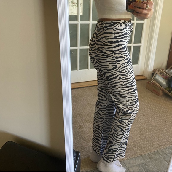 Zebra print pants from Shekou - Picture 4 of 7